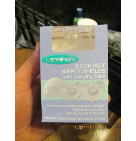 Trợ ti Lansinoh 24mm có hộp đựng